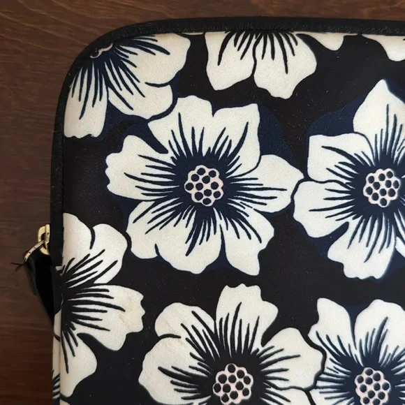 Kate Spade Black and White Floral Laptop Sleeve - Picture 3 of 16